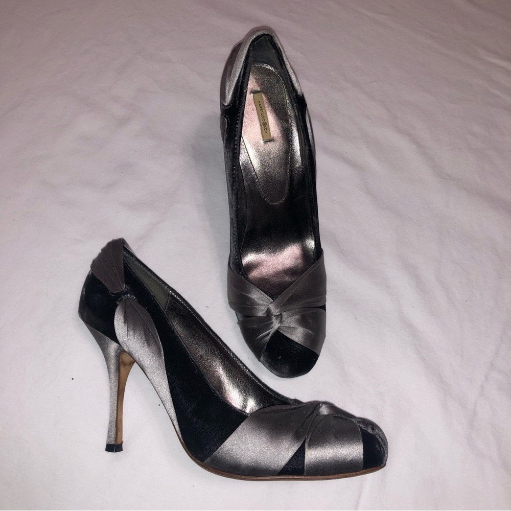 Max Studio Velvet pumps
